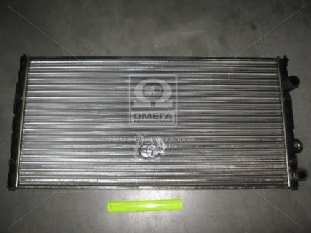 Радіатор охолодження VW PASSAT B4 (93-) 1.6-2.9i (вир-во) NISSENS 65252