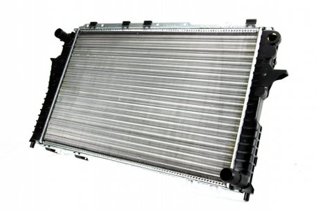Радиатор охлаждения AUDI 100 01/92 2.6/2.8 THERMOTEC D7A015TT (фото 1)